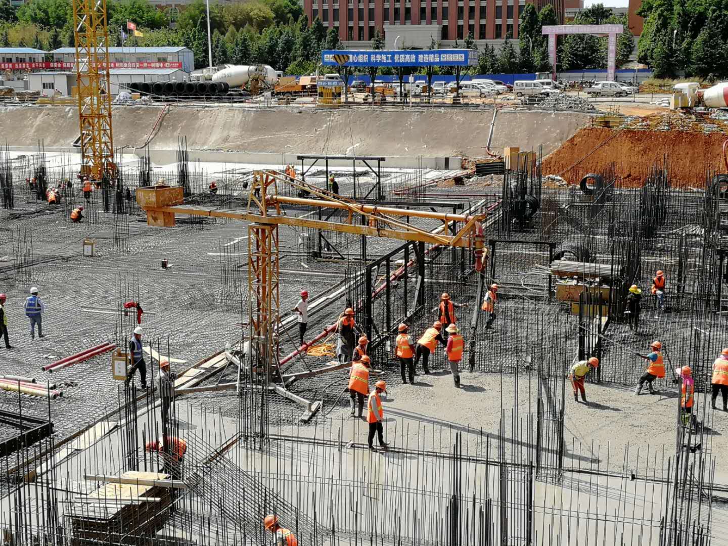 基建处扎实做好学生返校后新冠病毒疫情防控及呈贡校区二期建设工程推进工作